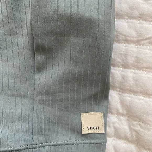 Vuori Inversion Rib Support Tank - Picture 5 of 7